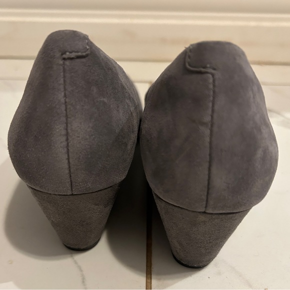 Grey Suede Clarks Wedge Shoe Sz 8.5W NWT - Picture 8 of 8